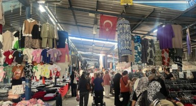 Cuma Pazarı kalabalık günlerinden birini yaşadı