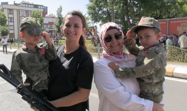Edirne’de 30 ağustos’un 103. Yılı görkemli törenlerle kutlandı