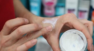 “Kozmetik ürün seçiminde bilinçli olun”