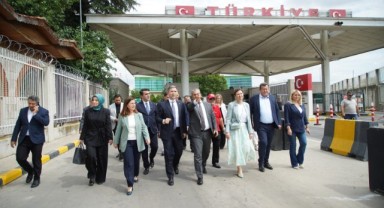 Sırakaya, muhalefetin gurbetçi açıklamalarını eleştirdi