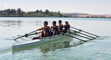 TED Edirne Koleji Kürek Kulübü günde çift antrenmanla hazırlıklarını sürdürüyor