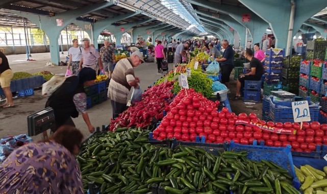 Vatandaşlar kışlık alışveriş telaşında