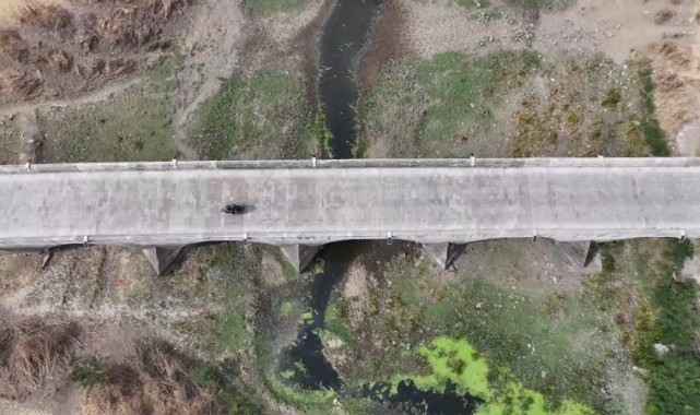 Yalnızgöz Köprüsü’ndeki nehir yatağı kuruma noktasına geldi