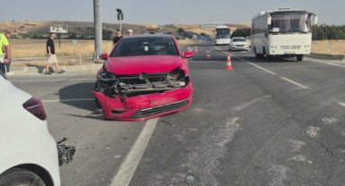 2 otomobilin çarpıştığı kazada 1 yaralı