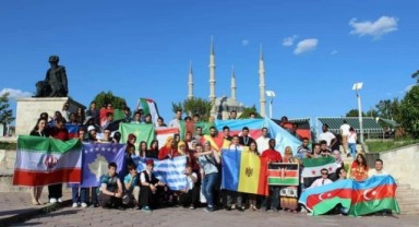 Demir, “Yabancı öğrencilerimizi yalnız bırakmıyoruz”