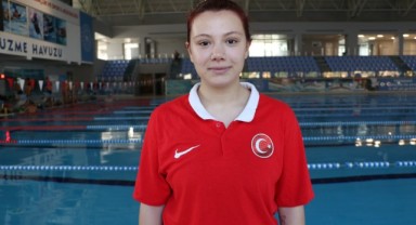 Dünya üçüncüsü özel sporcu Zeynep Duru, yeni başarılar için çalışıyor