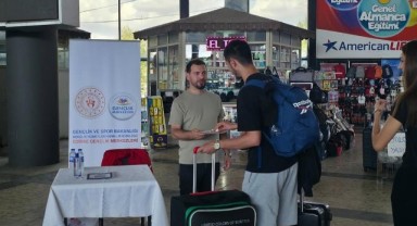 Gençlik Merkezi, gençlerin yanında