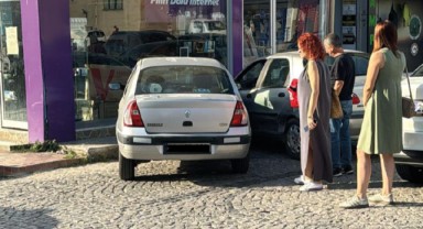 İki araç çarpıştı, facianın eşiğinden dönüldü