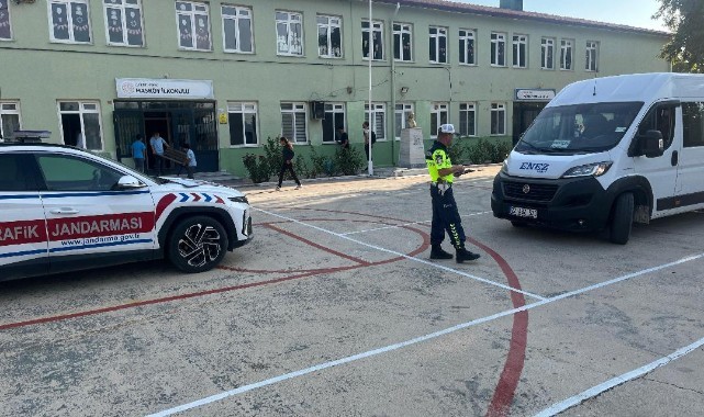 Jandarma ekiplerinden okul çevrelerinde denetim