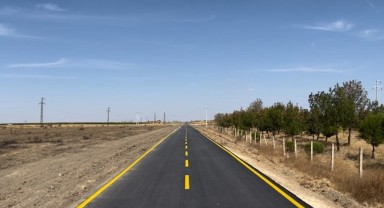 Köy yollarında sıcak asfalt çalışmaları sürüyor