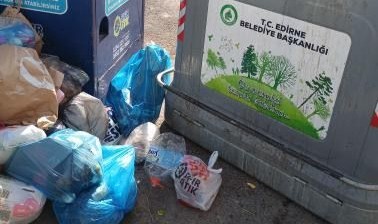 Park Çevresi Atıklarla Dolu, Çocukların Güvenliği Risk Altında
