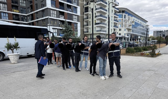 Şehit ailesini dolandıran 10 zanlı tutuklandı