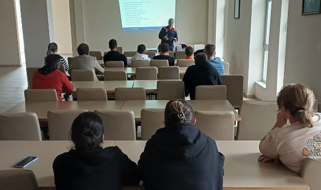 AFAD KYK’daki öğrencilere afet farkındalık eğitimi verdi