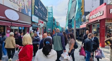 Bulgaristan’dan gelenler Edirne’yi doldurdu