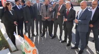 Çiftçilere kuraklığa dayanıklı kaba yem tohumu dağıtıldı