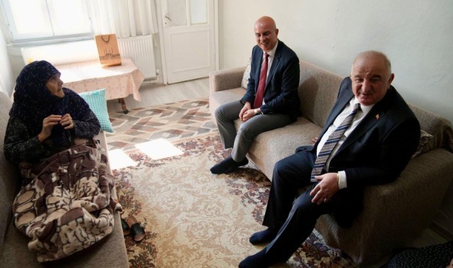Dünya Yaşlılar Günü’nde anlamlı ziyaret