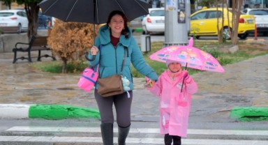 Edirne ve Kırklareli'nde sağanak etkili oluyor