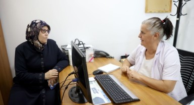 Erken evre teşhisi ve tedaviyle kansersiz 18 yılı geride bıraktı