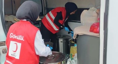 Genç Kızılay’dan iyilik sofraları