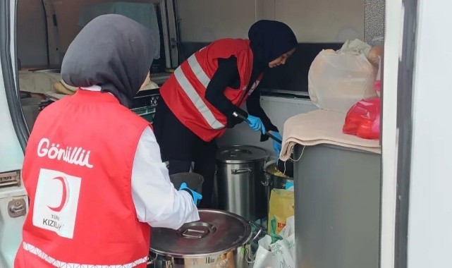 Genç Kızılay’dan iyilik sofraları