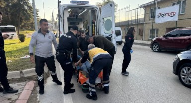 Hafif ticari aracın çarptığı kadın yaralandı