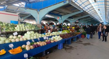 Kış hazırlığı pazar esnafının yüzünü güldürüyor