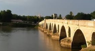 Meriç Nehri'nde erkek cesedi bulundu