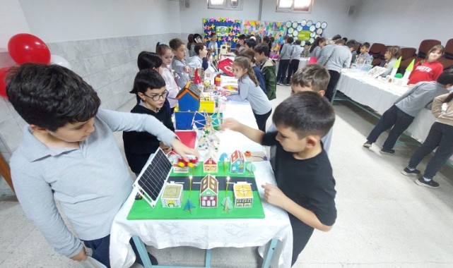 Minik öğrencilerden çevre bilincine örnek sergi