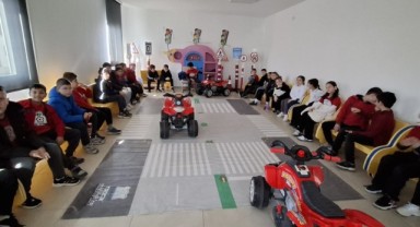 Öğrencilere uygulamalı trafik eğitimi