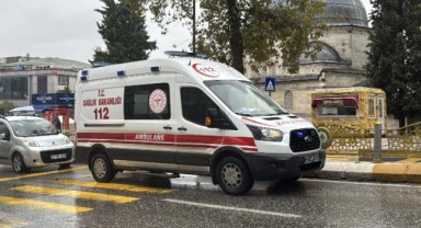 Otomobilin yaya geçidinde çarptığı kişi yaralandı