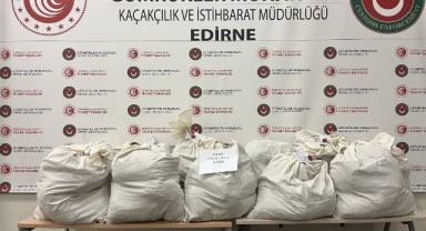 Tır dorsesine gizlenmiş 113 kilo esrar ele geçirildi