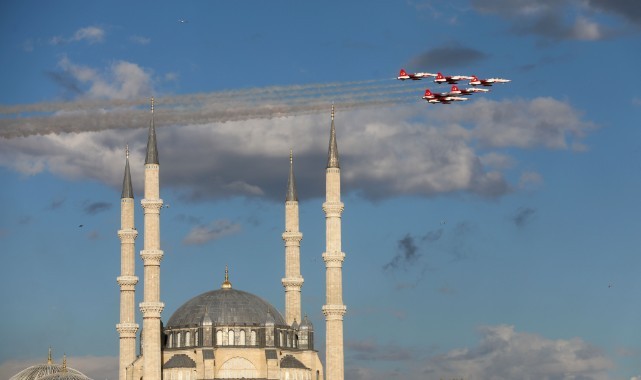 Türk Yıldızları, Edirne semalarında test uçuşu yaptı