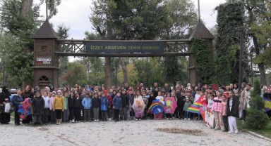 Uçurtmalar gökyüzünü renklendirdi