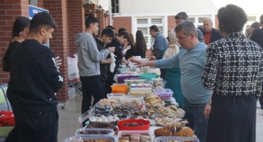 Liseli gençler Gazze için kolları sıvadı