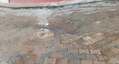 Mahalle Sakinleri Patlayan Su Hatlarının Yapılmasını Bekliyor