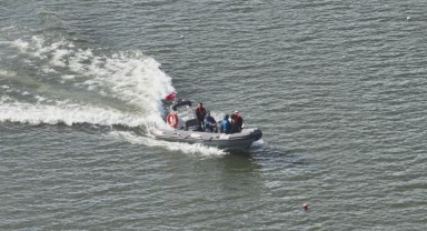 Meriç Nehri'nde zodyak botla sınır devriyesi