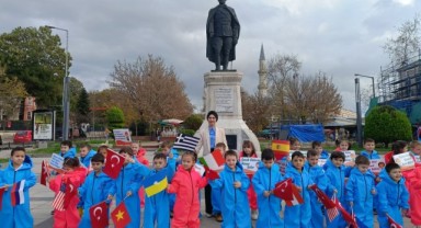 Minik öğrenciler haklarını öğreniyor