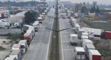 3 bin 500 araç kapasiteli tır parkı mühürlendi yolda kuyruk oluştu