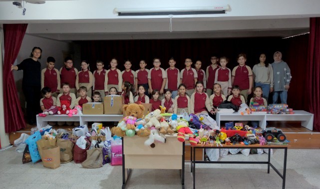 Öğrenciler oyuncaklarını Erzurum'daki köy çocuklarına gönderdi