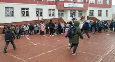 Öğrenciler tatil sonrası sınıflarını doldurdu