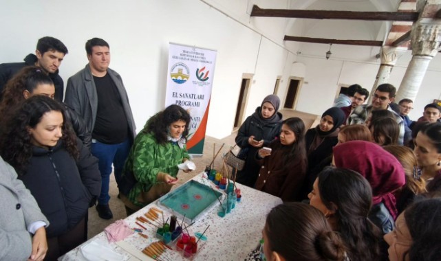 Sağlık Müzesi'nde ebru etkinliği düzenlendi