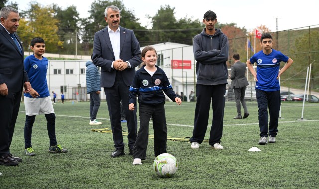 Sezer, sporla buluşturulan öğrencilerle bir araya geldi