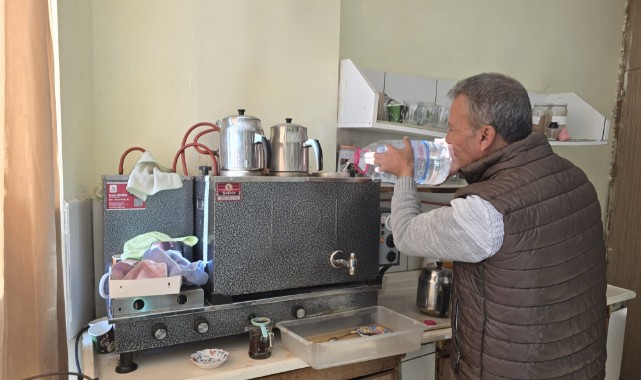Su kesintisi çay ocağı işletmecilerini de zorluyor