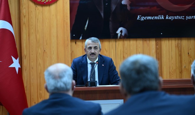 Vali Sezer, Oğulpaşa Köprüsü hakkındaki iddialara cevap verdi: “Bizdeki hiçbir iş durmaz”