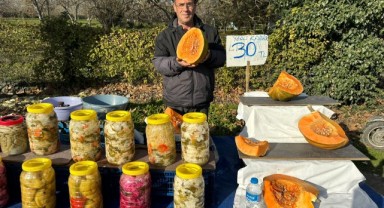 30 yıldır sebze üreticiliği yapıyor