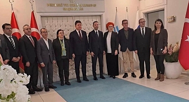 Abacı, sanatseverlerle bir araya geldi