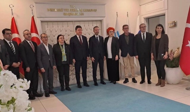 Abacı, sanatseverlerle bir araya geldi