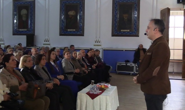 “Anne, Baba, Çocuk” konulu seminer gerçekleştirildi