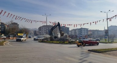 Belediye sorunları değil kavşakları düzenliyor