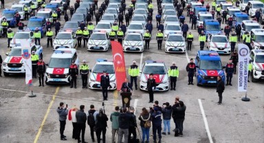 Emniyet ve jandarmaya yeni araçları törenle verildi